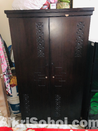 Dressing table and woddrop